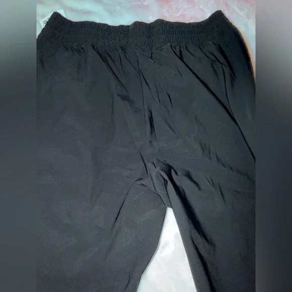 Old Navy Black Women's Joggers - Picture 14 of 15